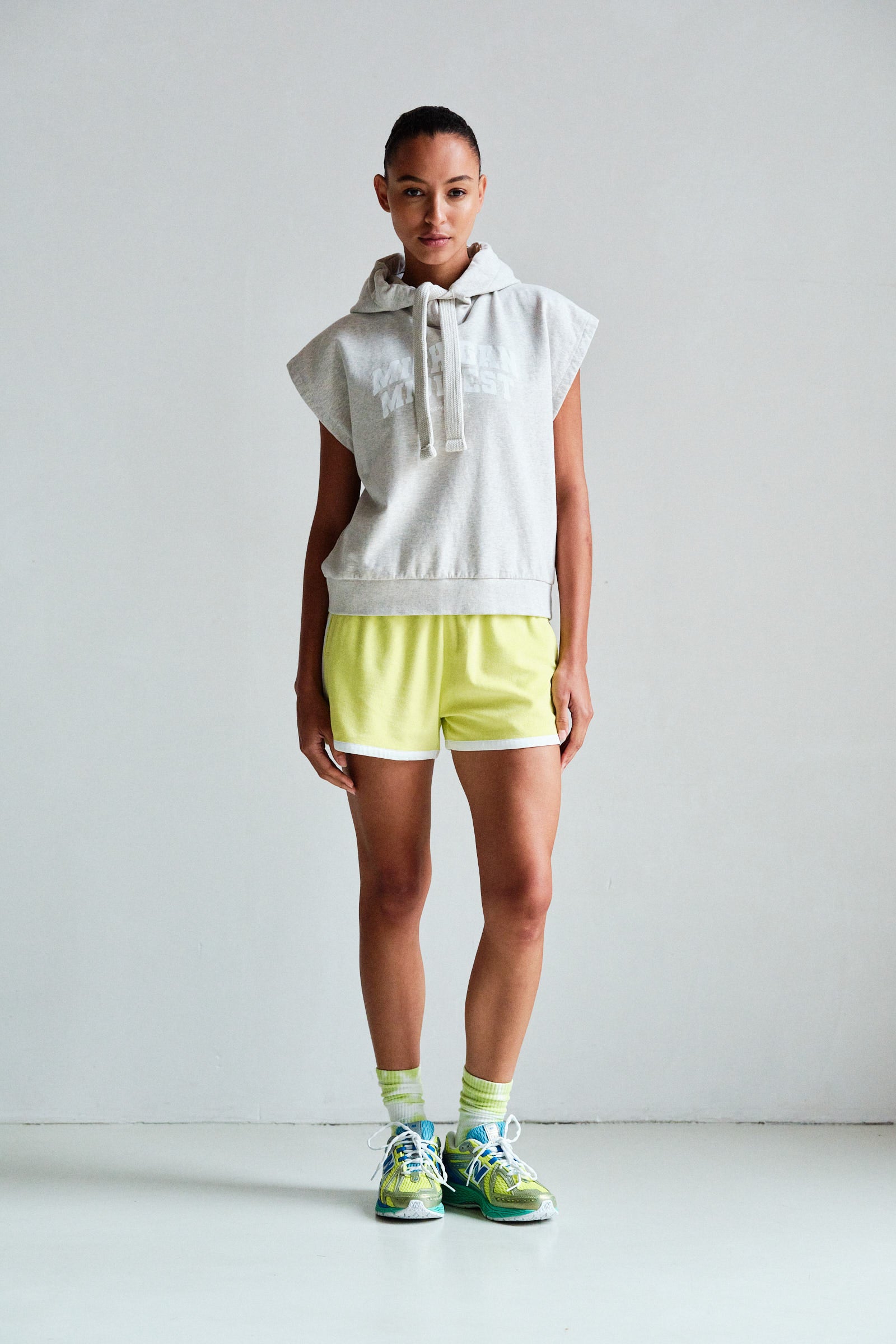 SHORTS (S26F1881LTD) SUNNY LIME - WHITE