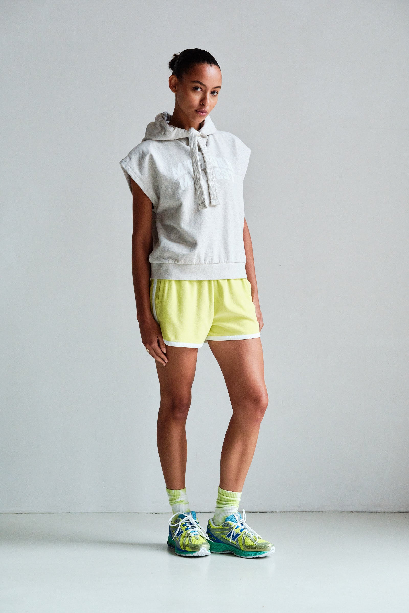 SHORTS (S26F1881LTD) SUNNY LIME - WHITE