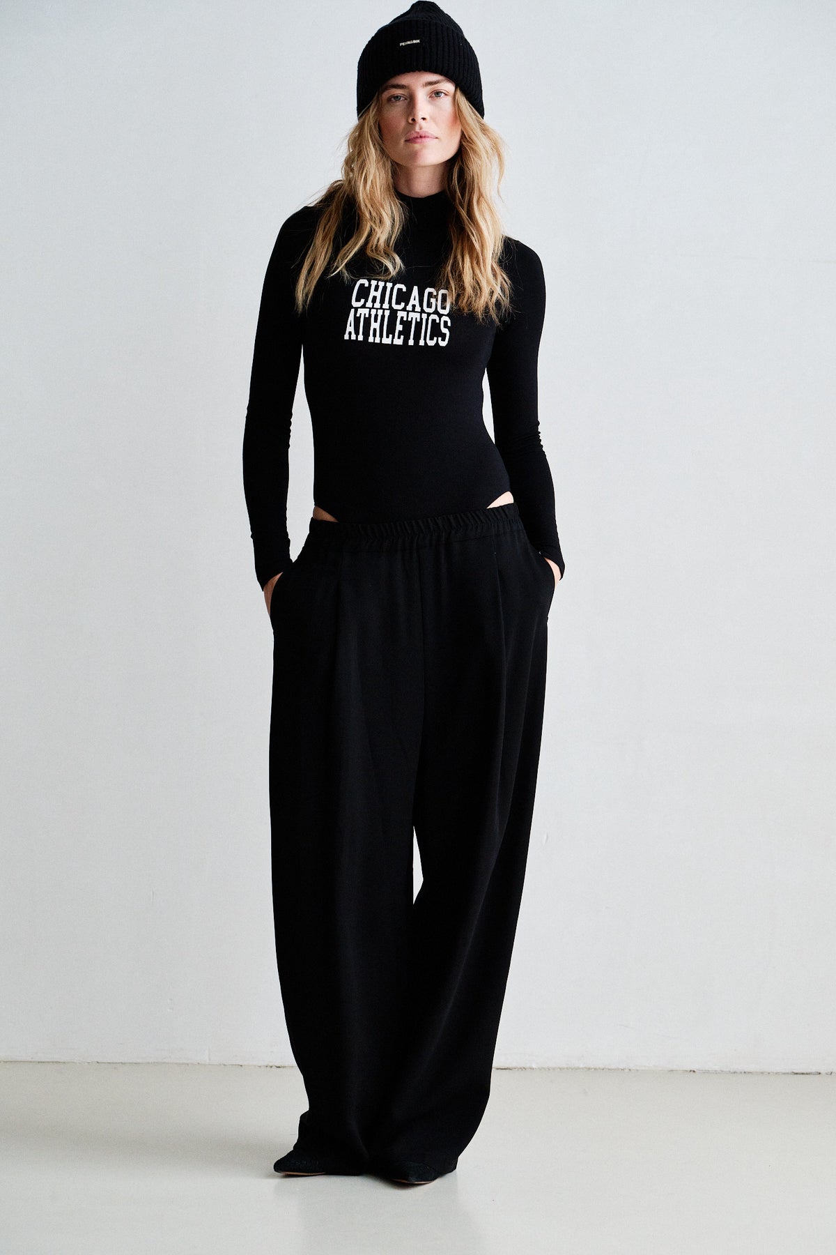 TROUSERS (W26N1760) BLACK