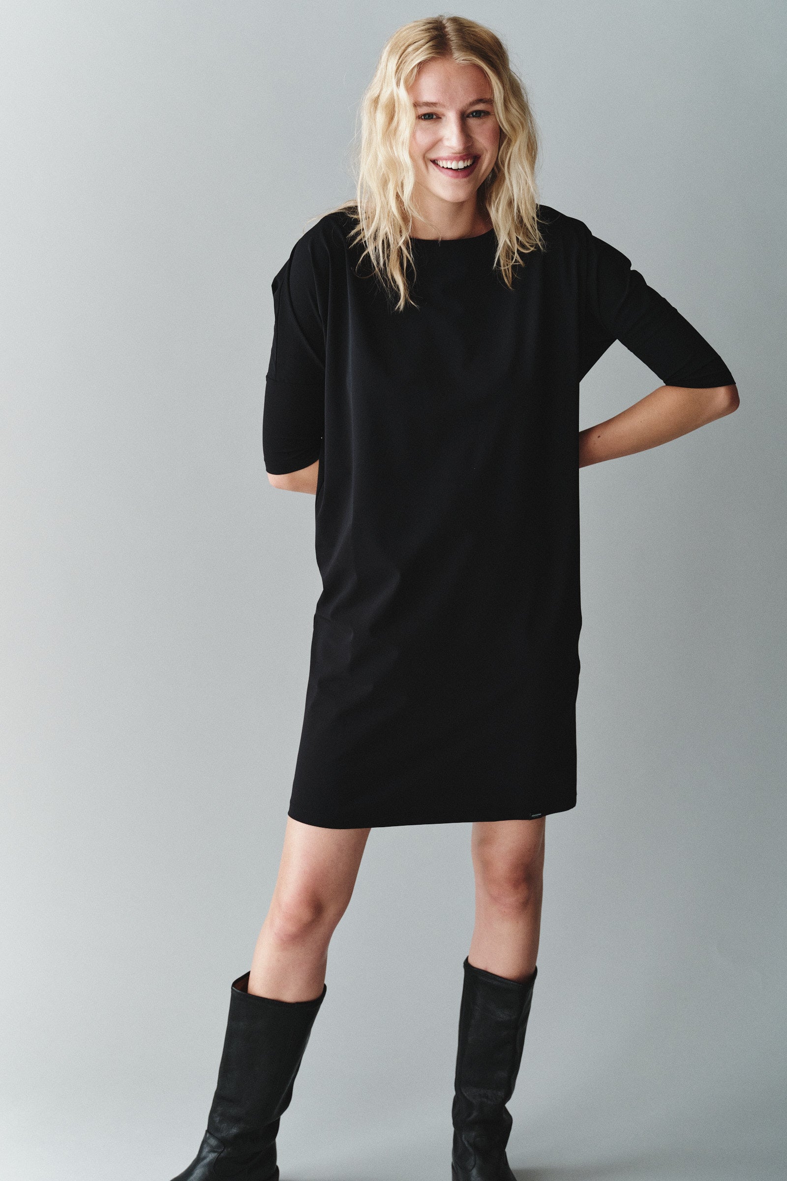DRESS (DENVER) BLACK