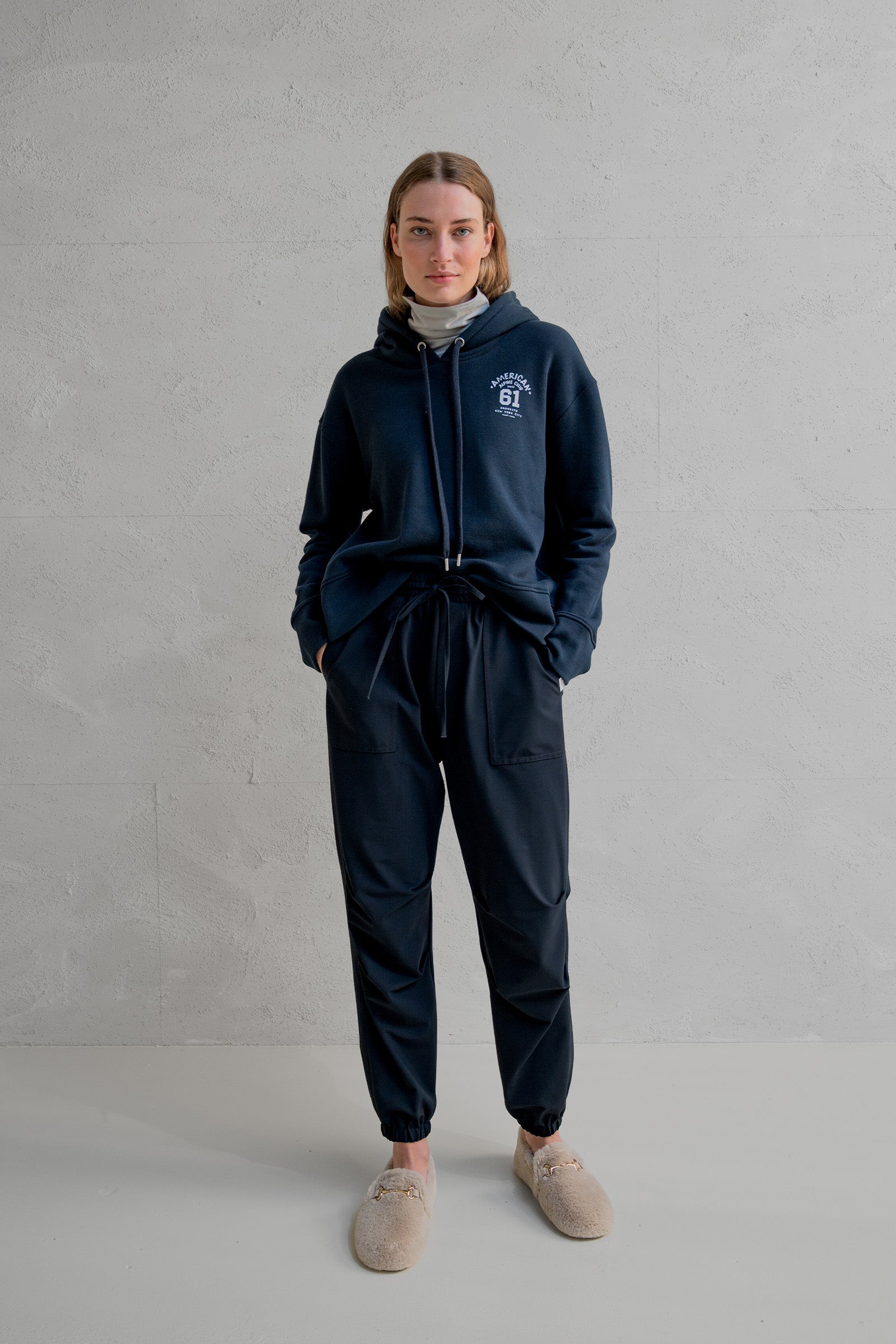 HOODIE PRINT (W25T1186) NAVY - WHITE