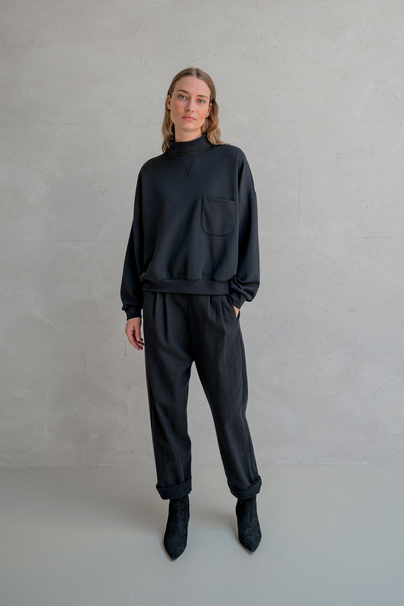 SWEATER (W25T1198) BLACK