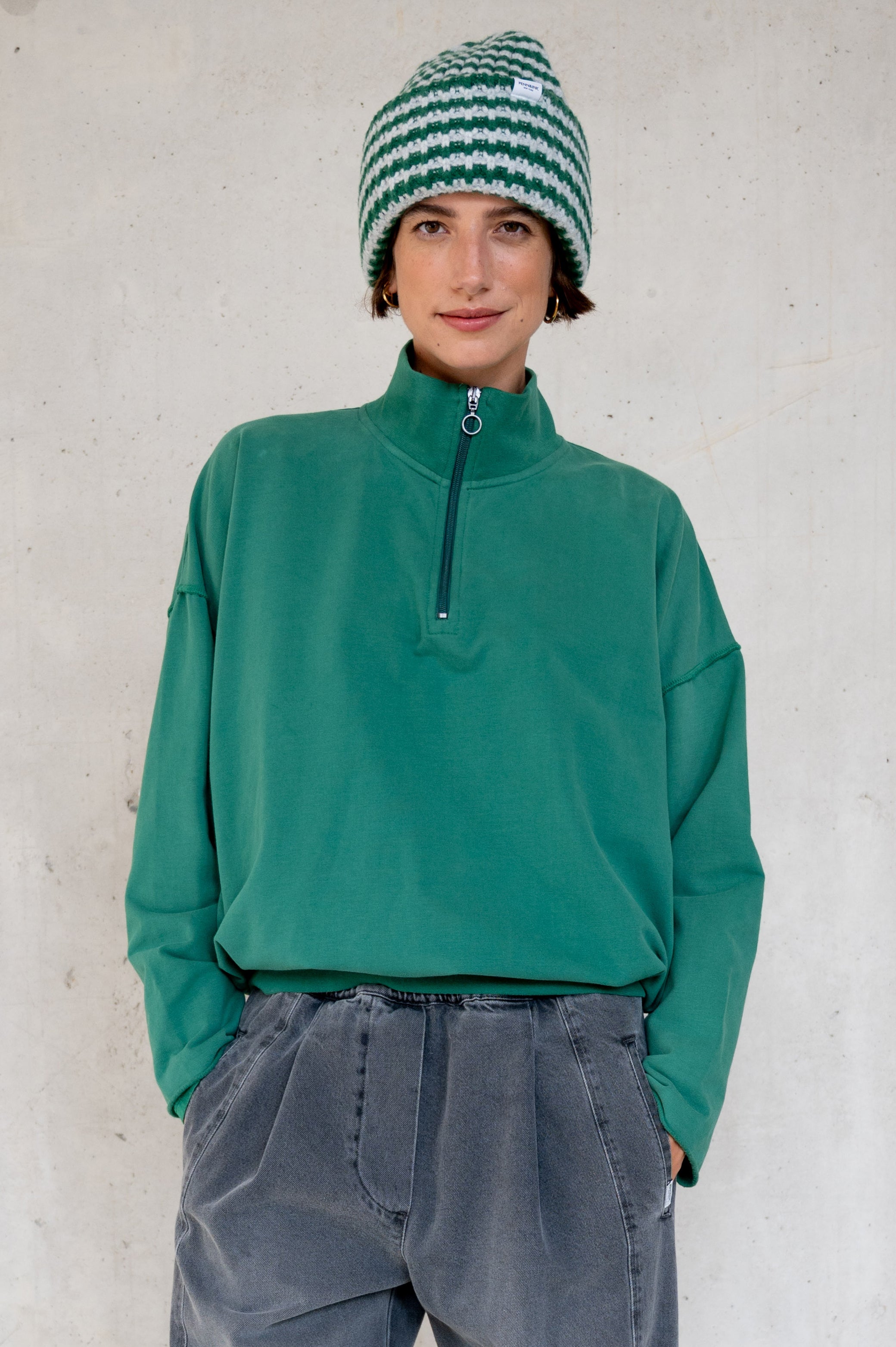 SWEATER PRINT (W25F1764LTD) GREEN - BLACK