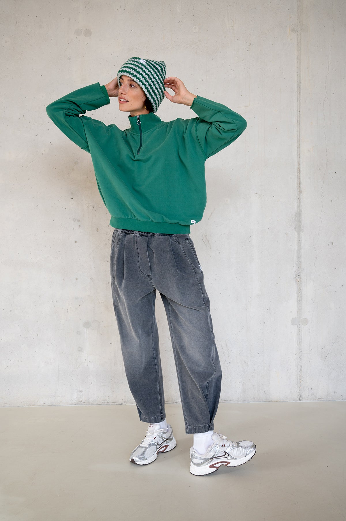 SWEATER PRINT (W25F1764LTD) GREEN - BLACK