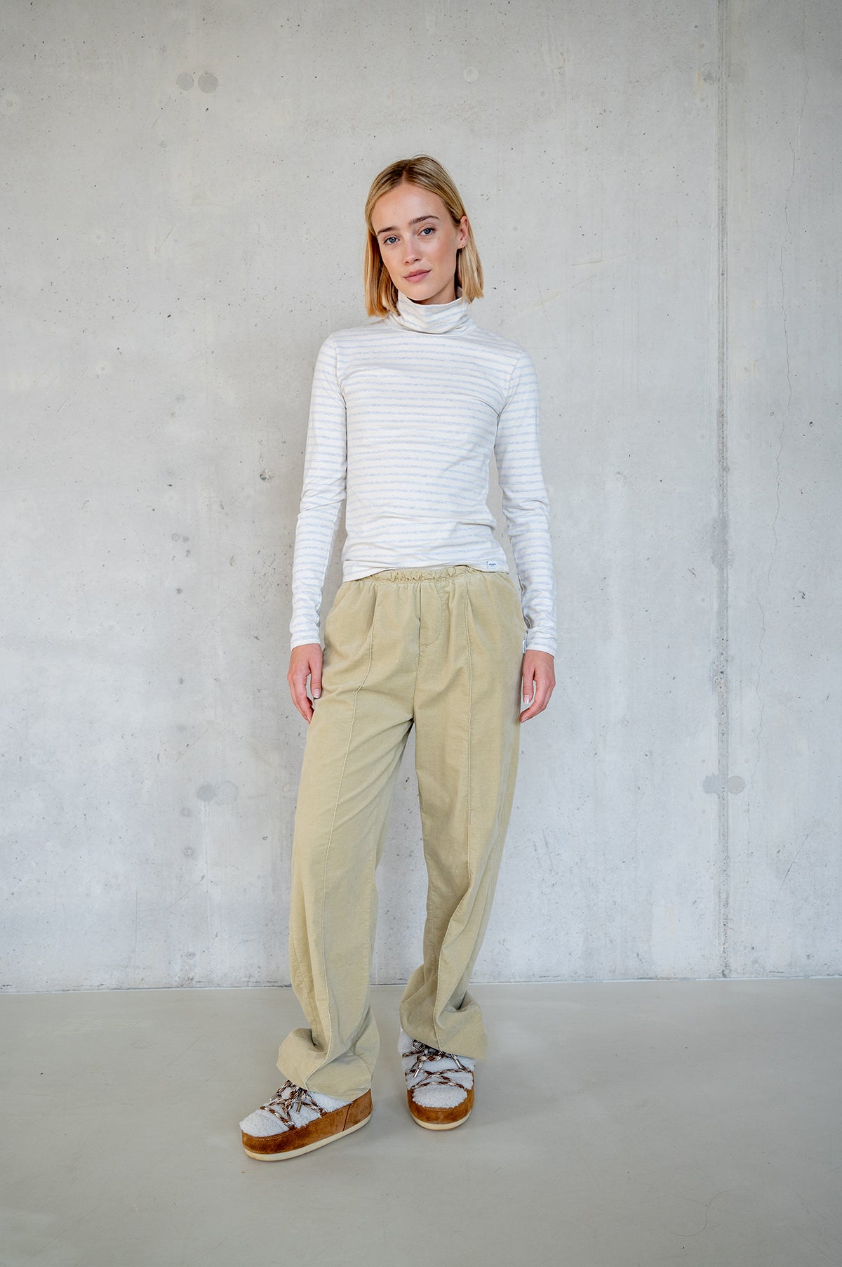 TROUSERS (W25Z820LTD) SAND