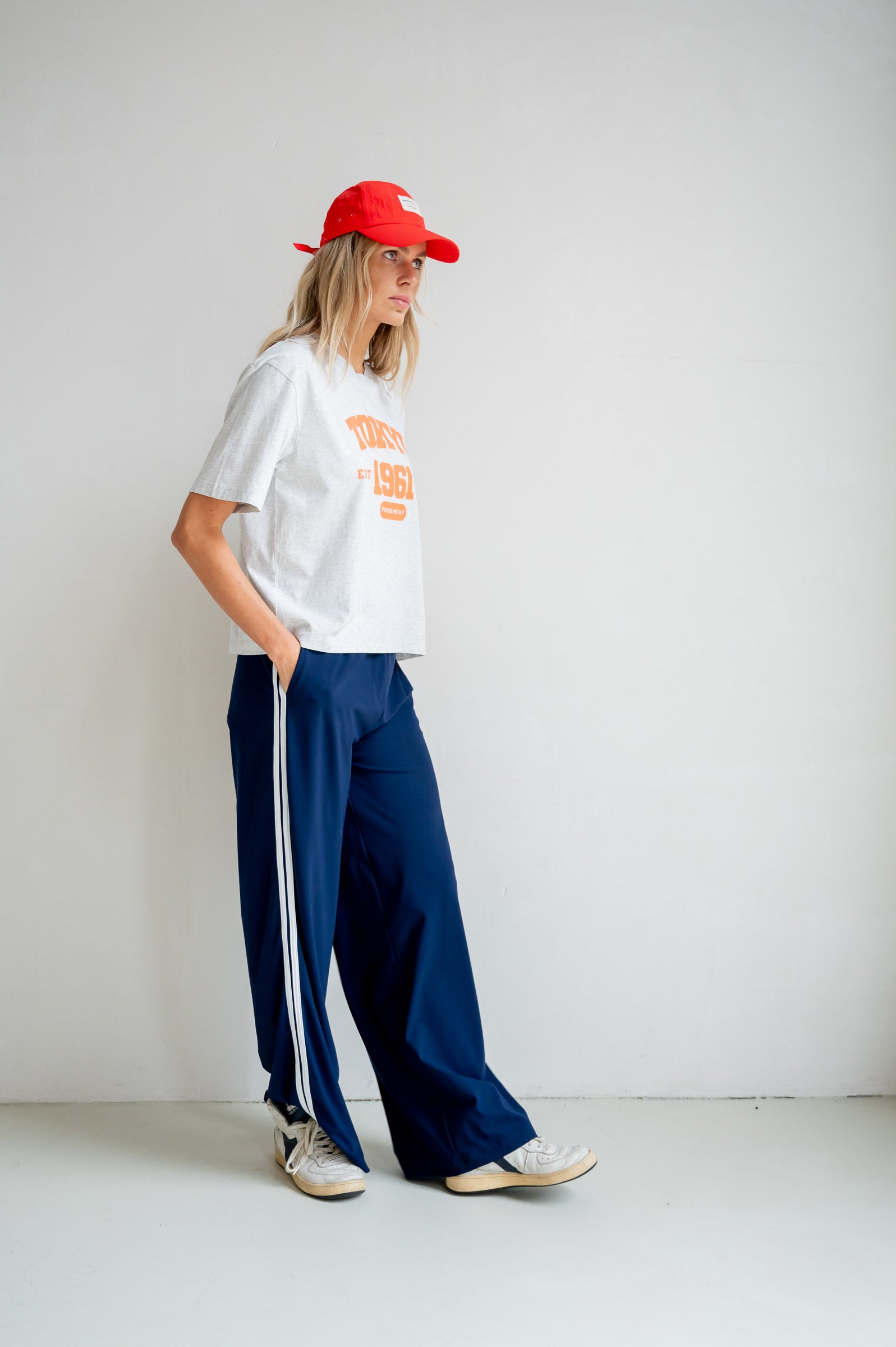 TROUSERS STRIPE (S26F1849) NIGHT - WHITE