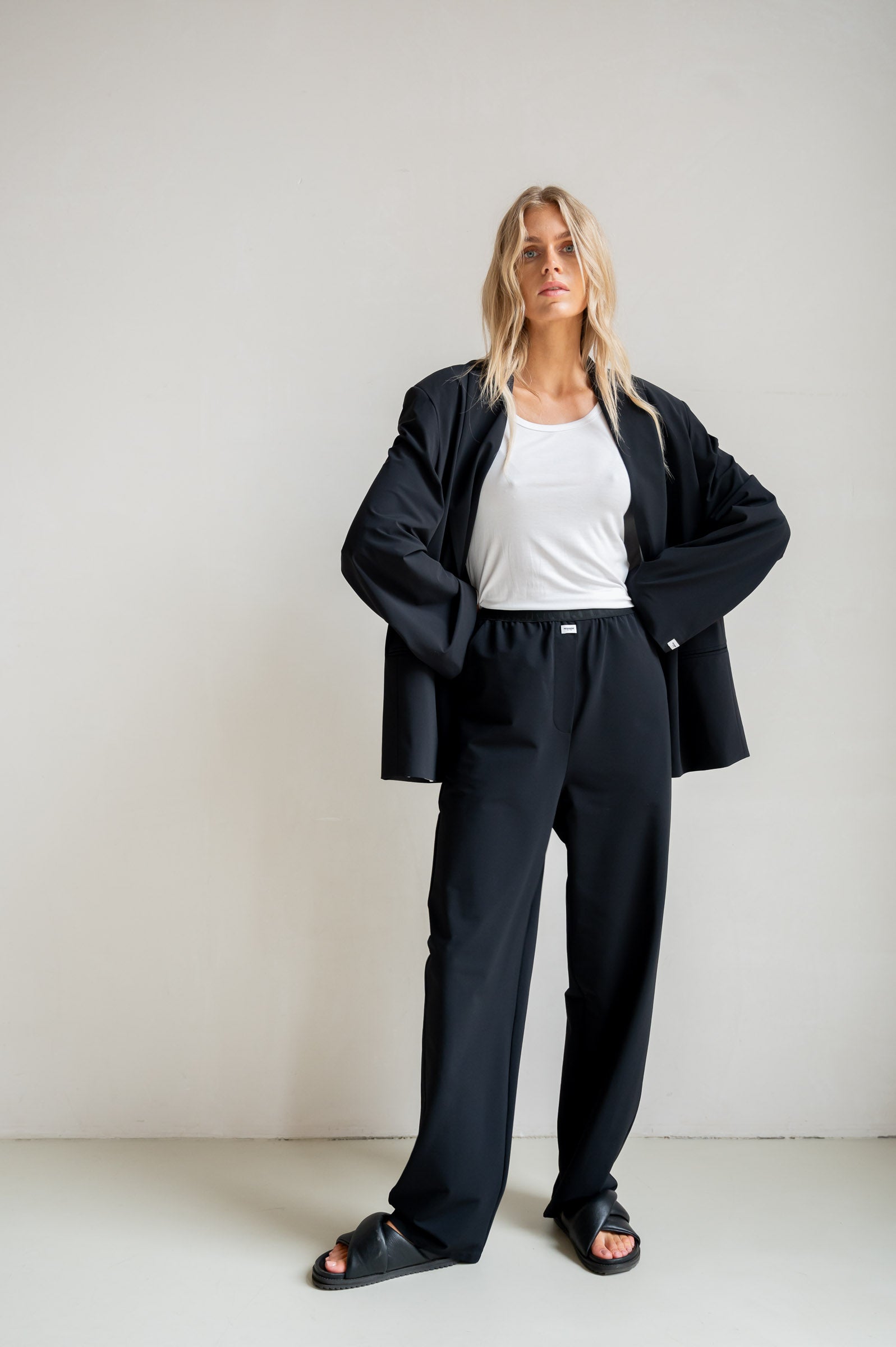 TROUSERS (S26N1693) BLACK