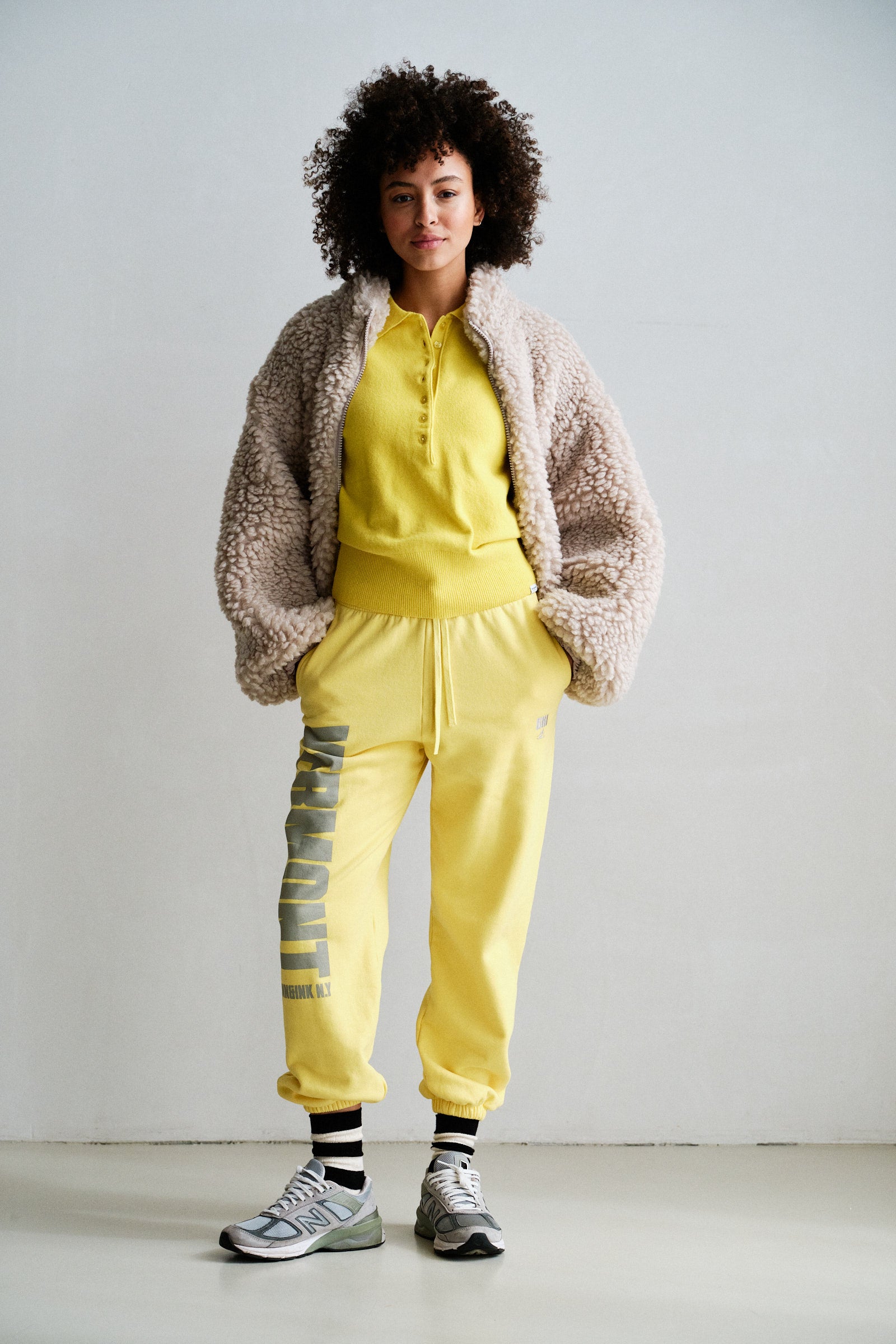 TROUSERS (W26F1932) YELLOW - MINERAL