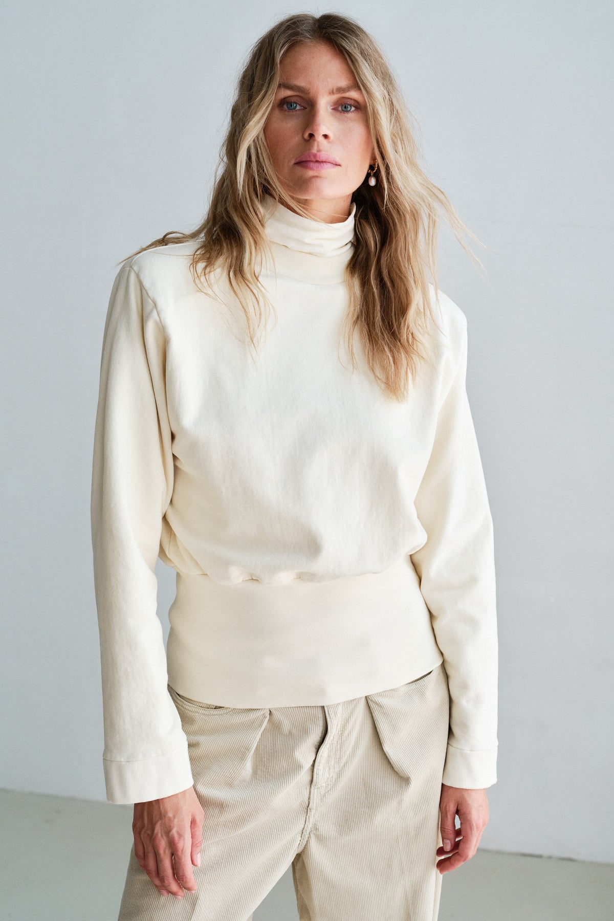 SWEATER (W26F1980LTD) ECRU