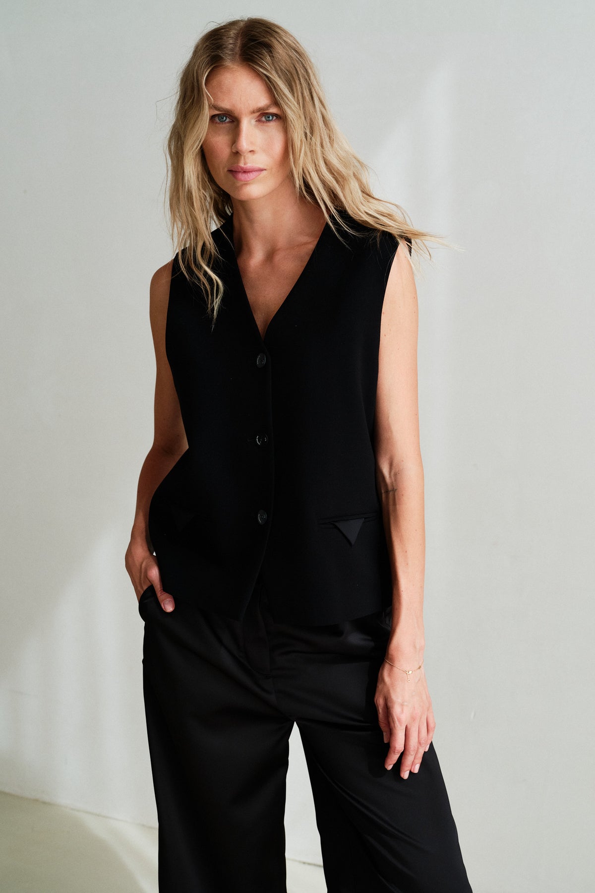 WAISTCOAT (W26N1788LTD) BLACK