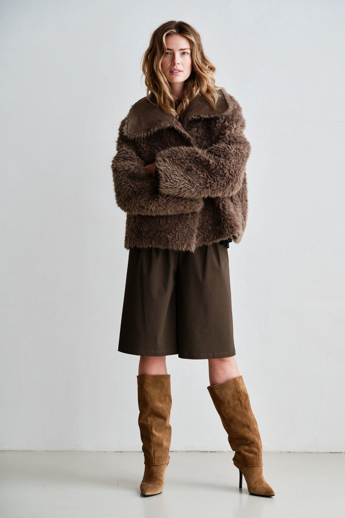 SHORTS (W26N1812) TABAC