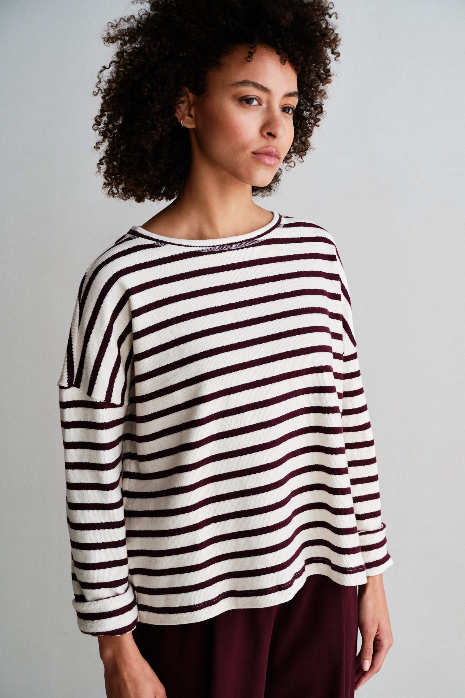 SWEATER (W26T1313) ECRU - AUBERGINE