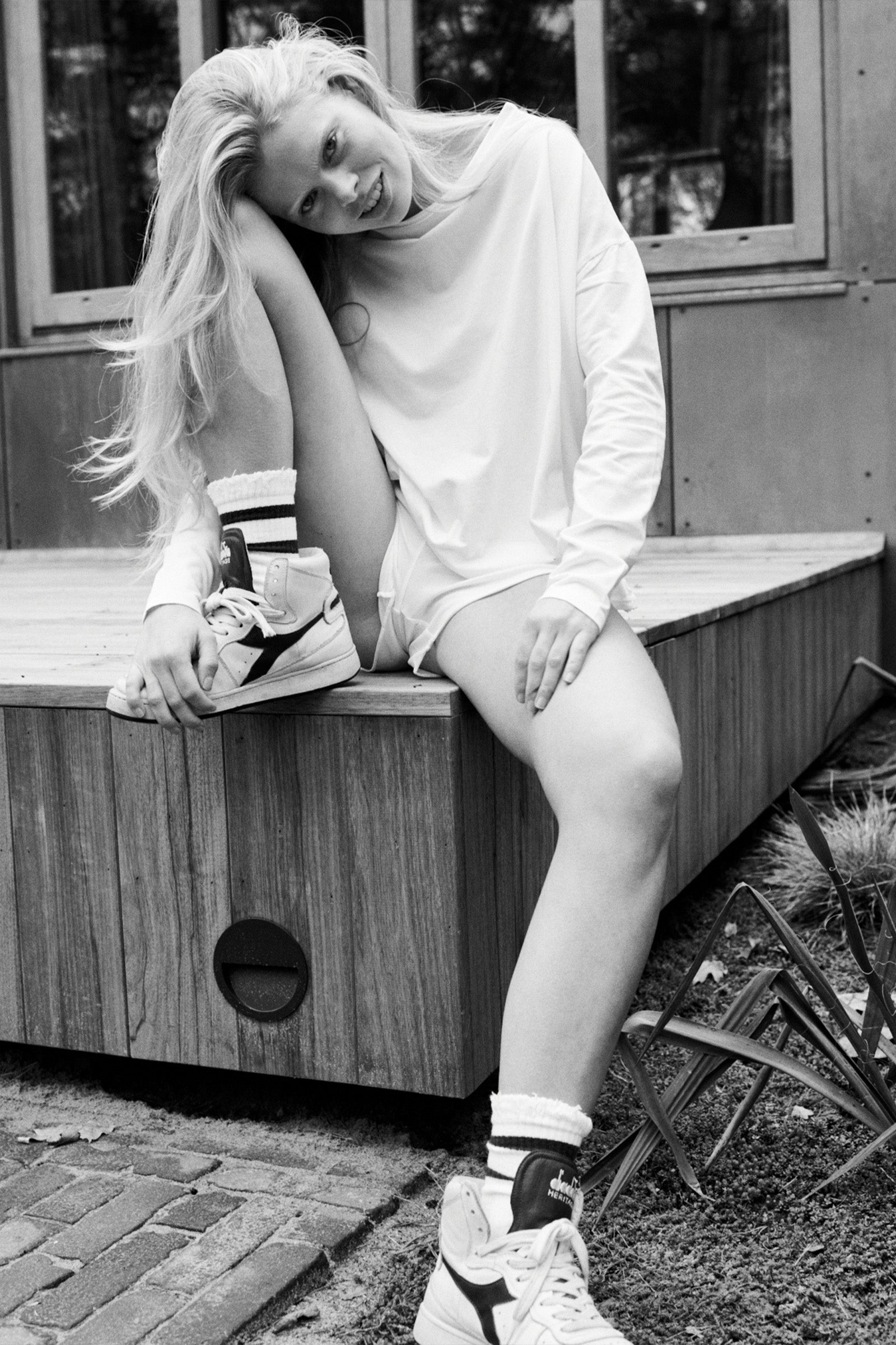 CAMPAIGN 1: SWEATER (T006) WHITE