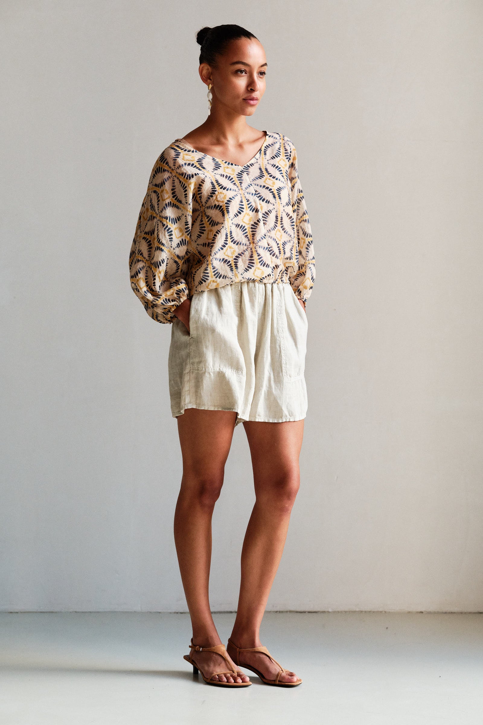 BLOUSE (S26F1866LTD) SAND - NAVY