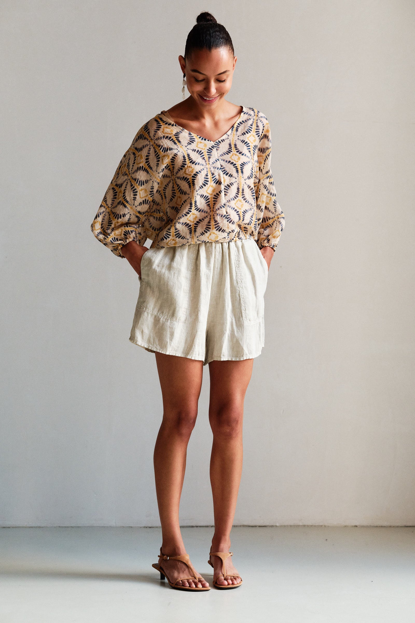 BLOUSE (S26F1866LTD) SAND - NAVY