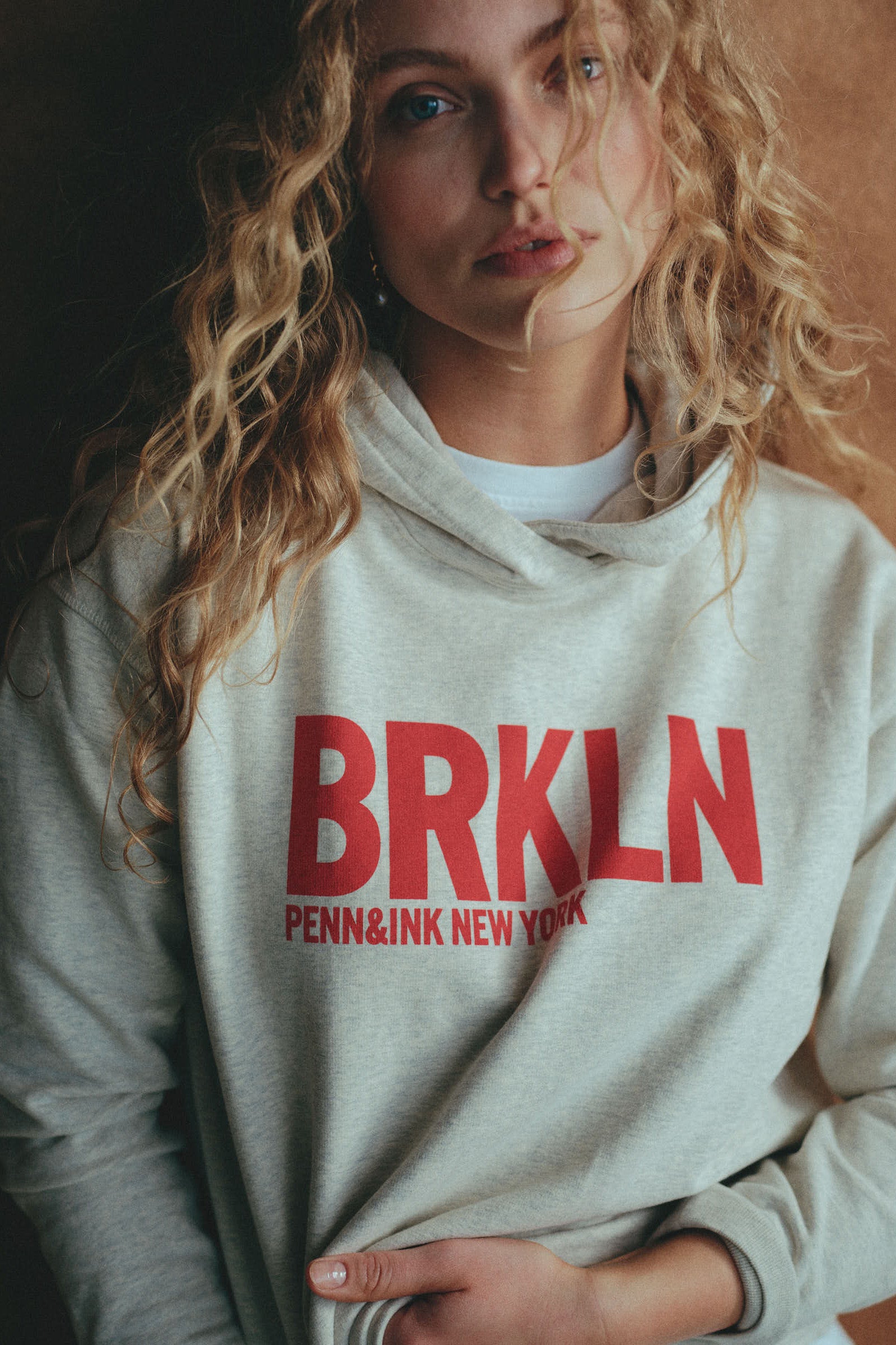 HOODIE PRINT (DAKOTA) ECRU MELANGE - TOMATO