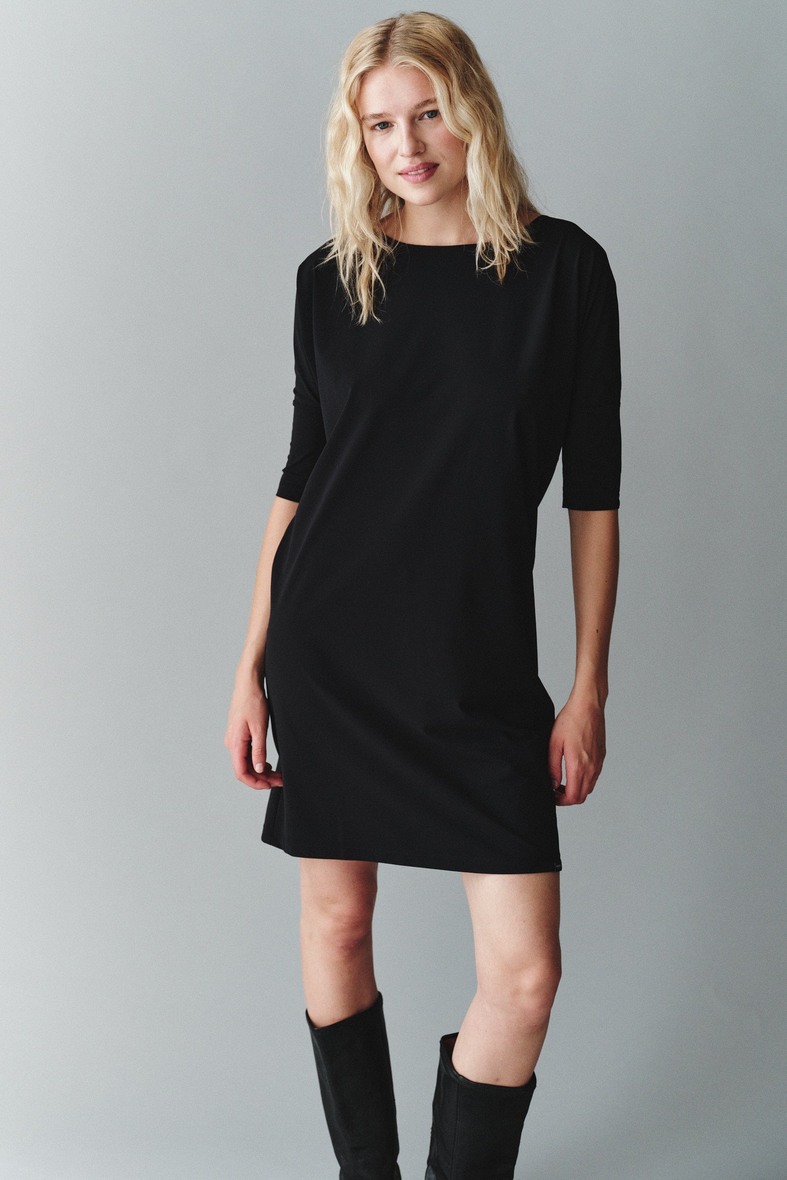 DRESS (DENVER) BLACK