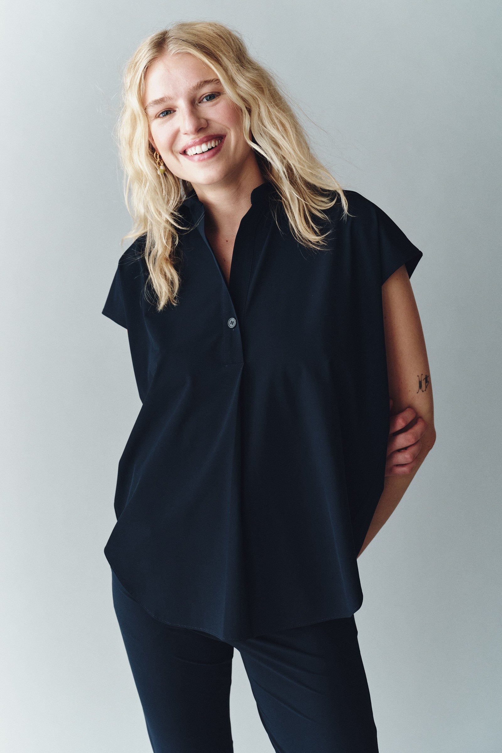 BLOUSE (LYNN) NAVY