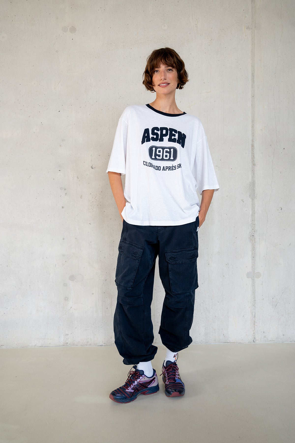 T-SHIRT PRINT (W25F1769LTD) WHITE - NAVY