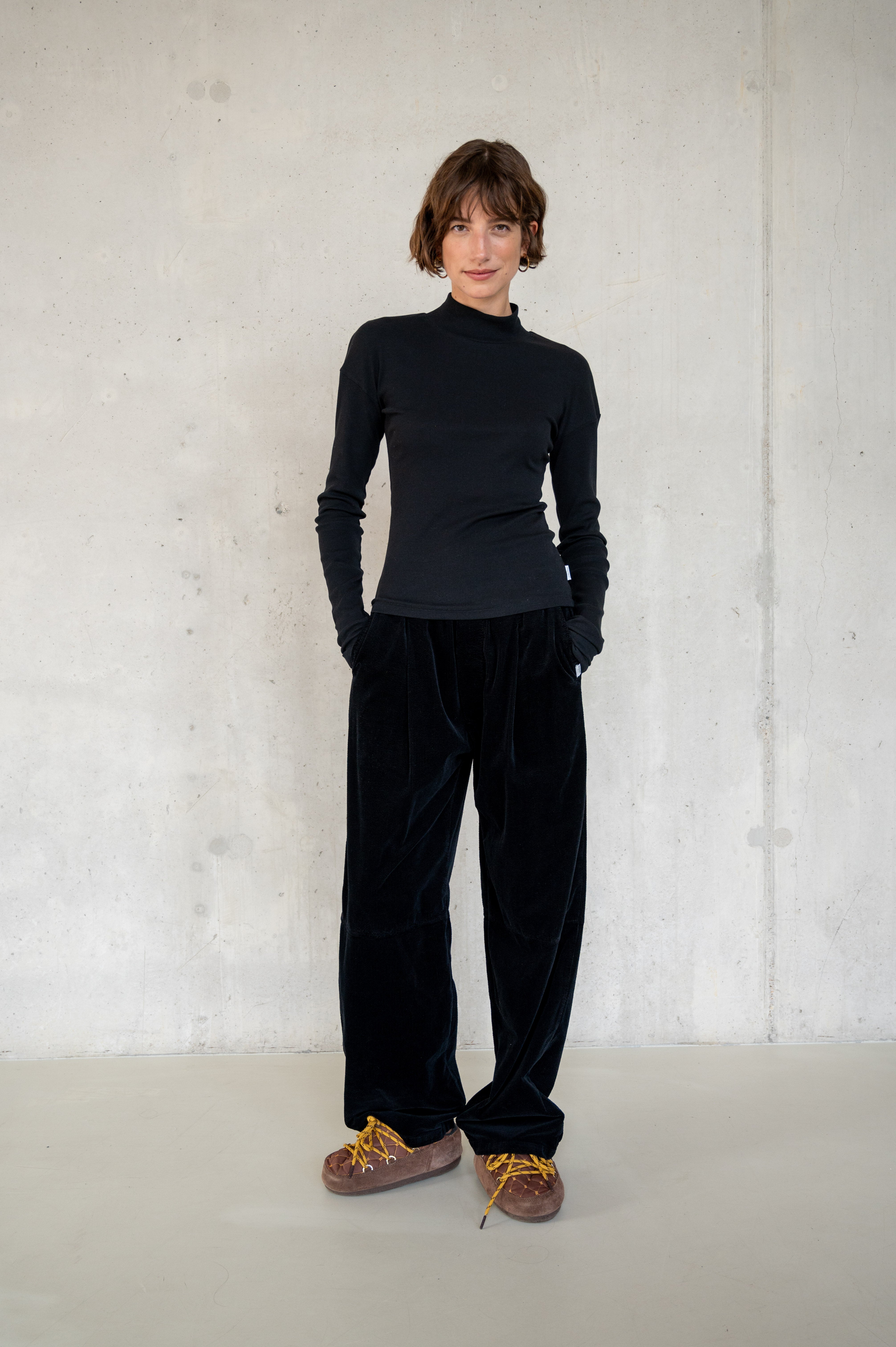 Trousers W25Z813LTD Black | Penn&Ink