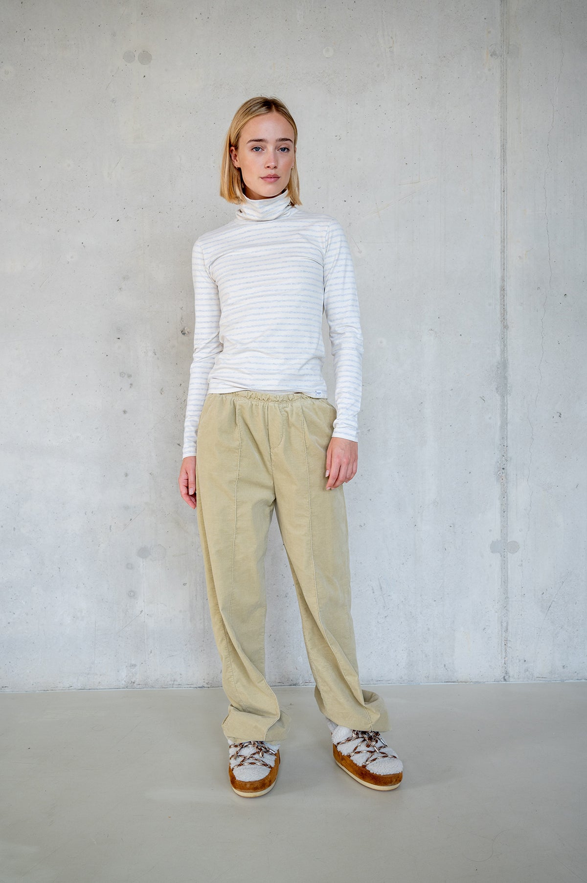 TROUSERS (W25Z820LTD) SAND