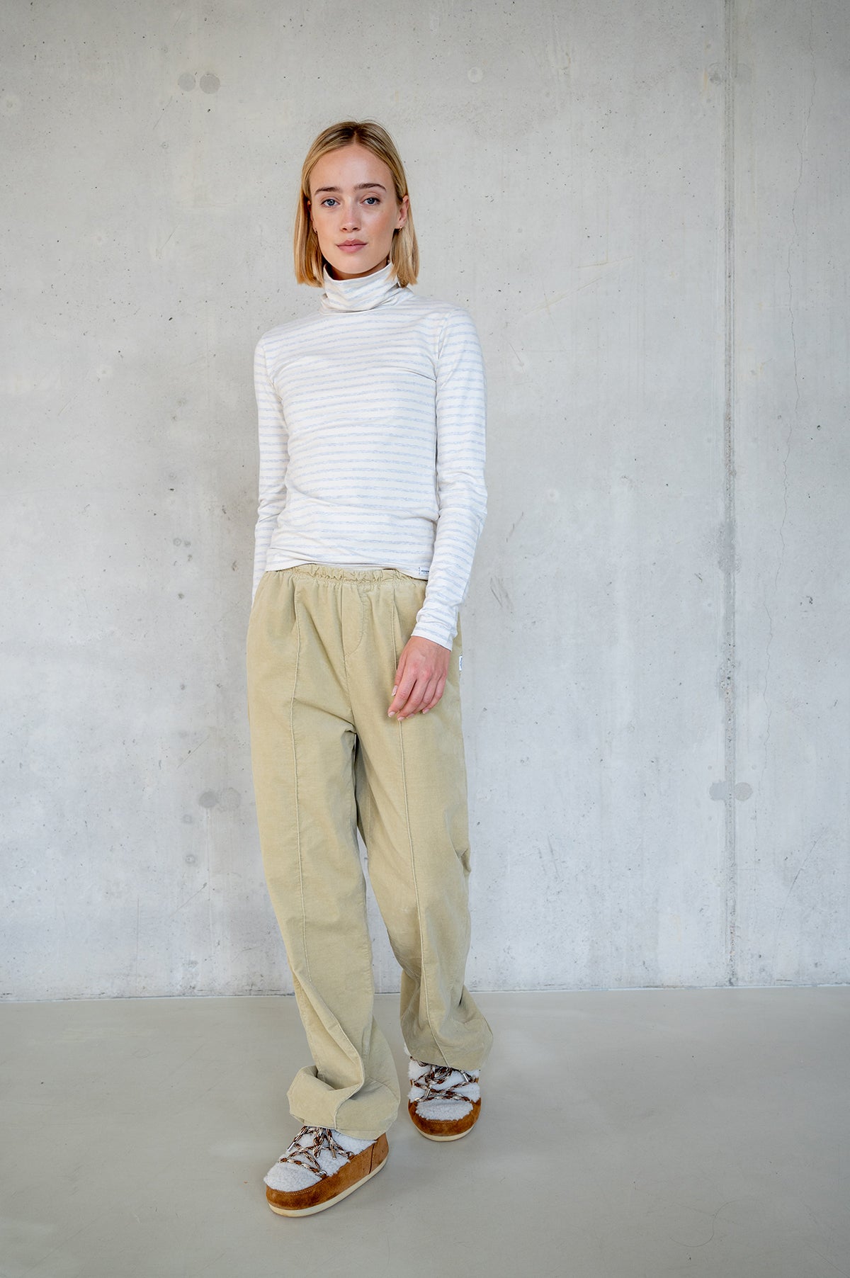 TROUSERS (W25Z820LTD) SAND