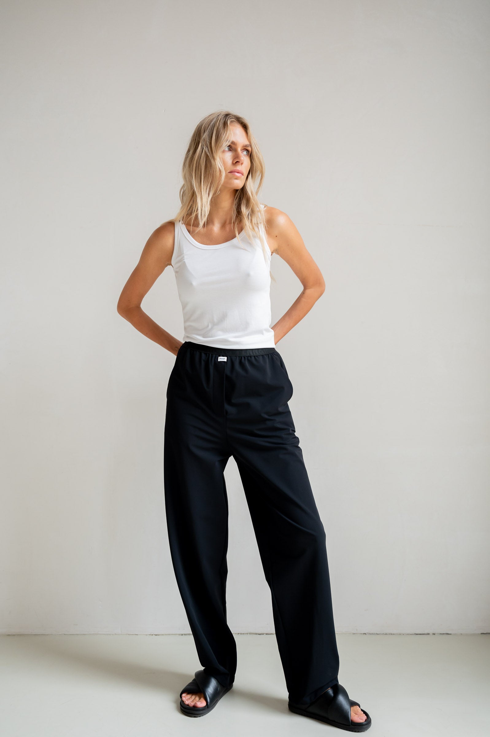 TROUSERS (S26N1693) BLACK