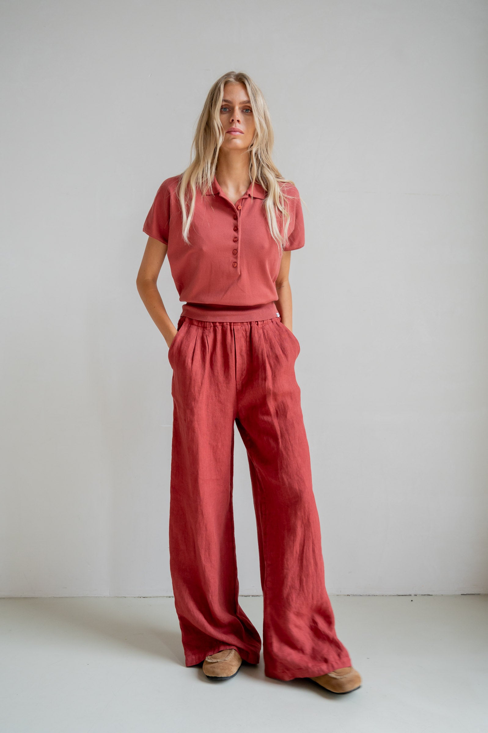 TROUSERS (S26Z844) BURGUNDY