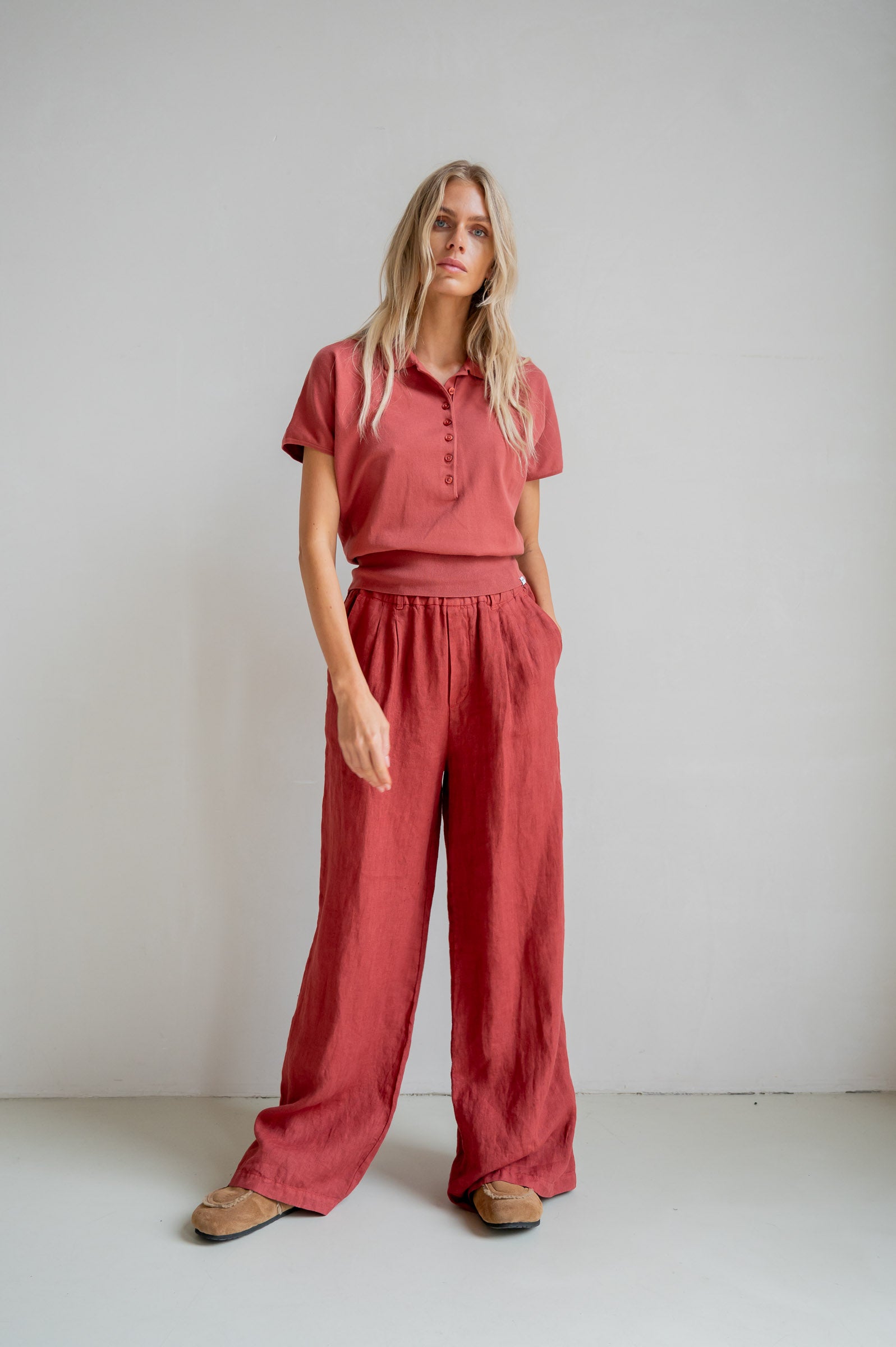 TROUSERS (S26Z844) BURGUNDY