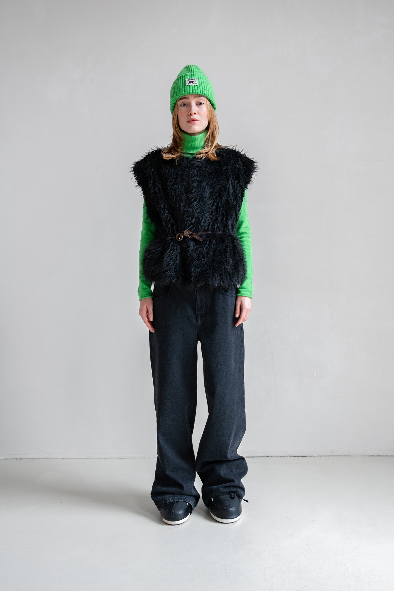 WAISTCOAT (W25C280) BLACK