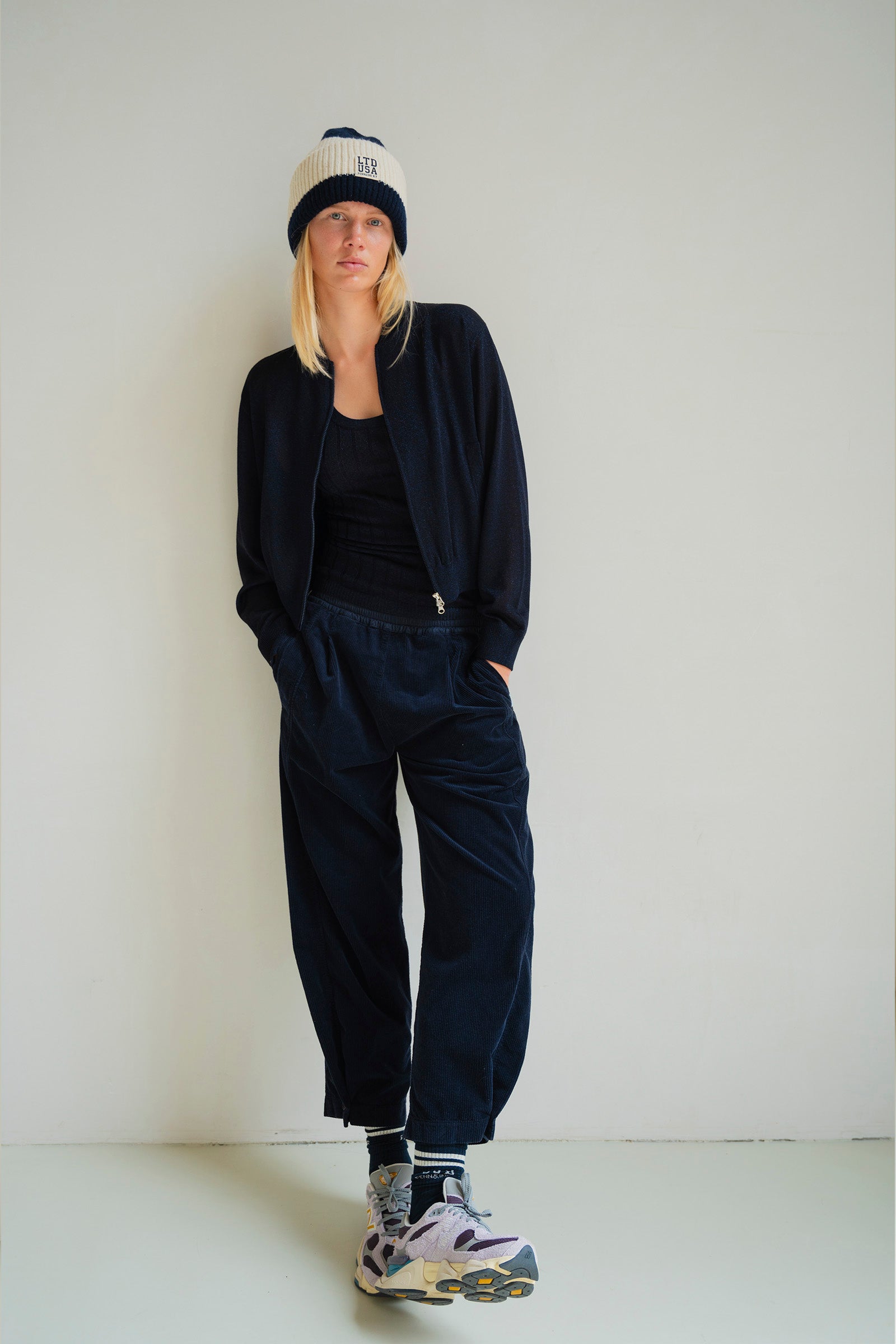 TROUSERS (W24Z705LTD) NAVY