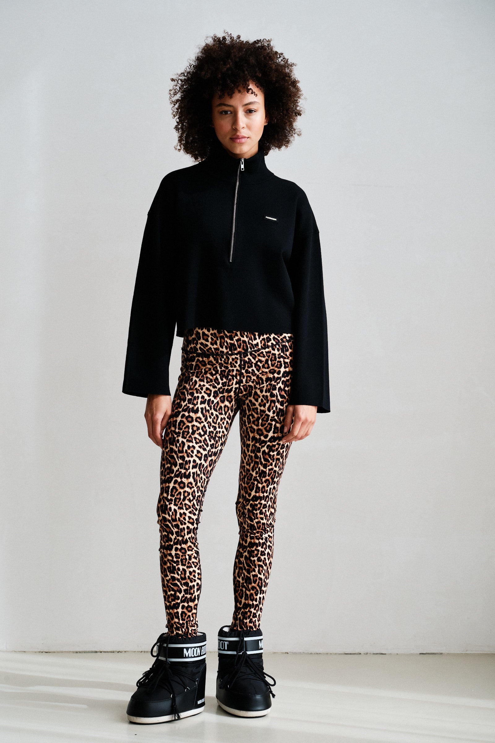 JUMPER (W26B420) BLACK