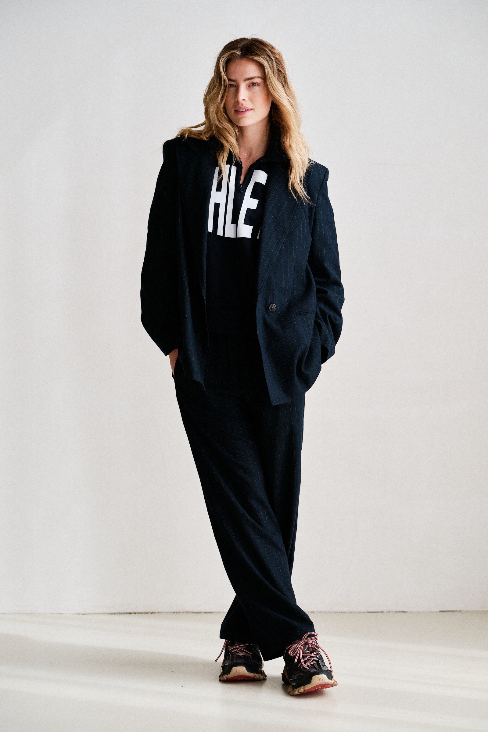 SWEATER  (W26F1931) NAVY - WHITE
