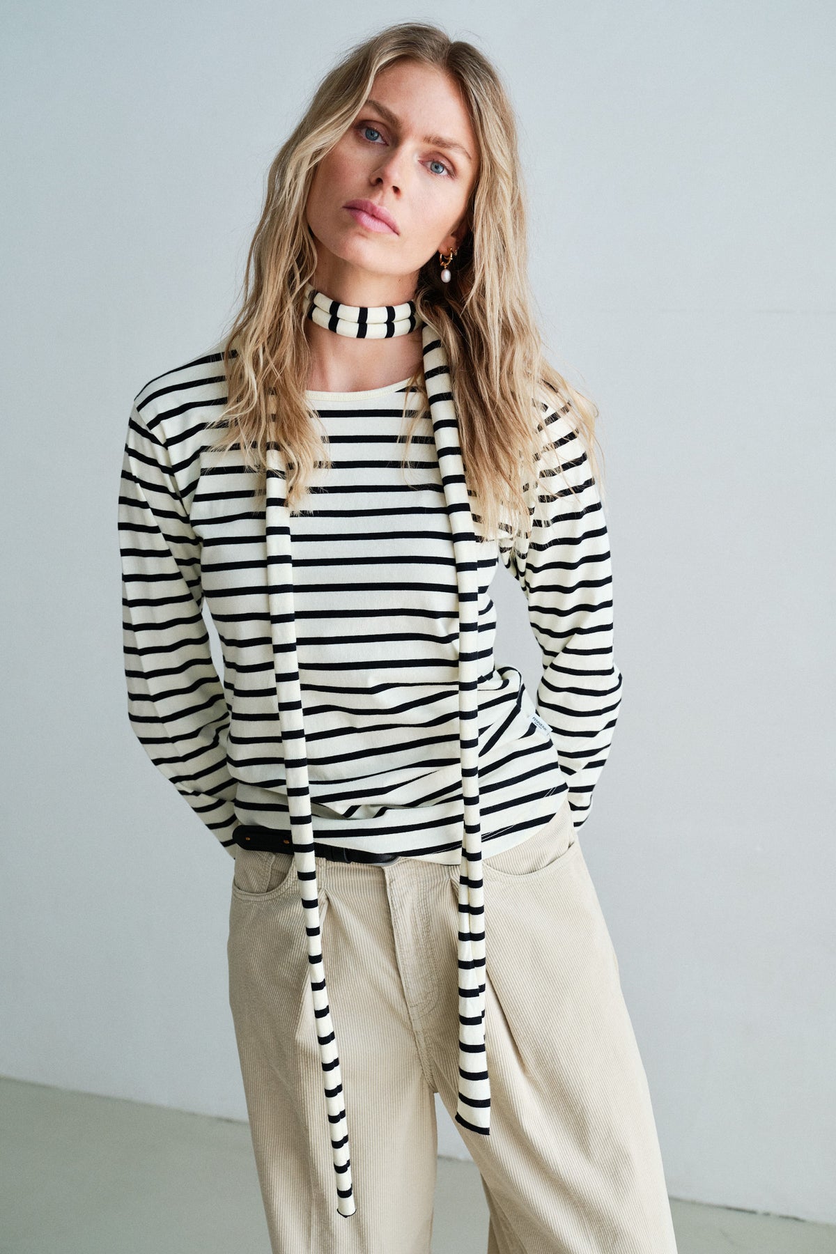 SCARF STRIPE (W26F1978LTD) ECRU - BLACK