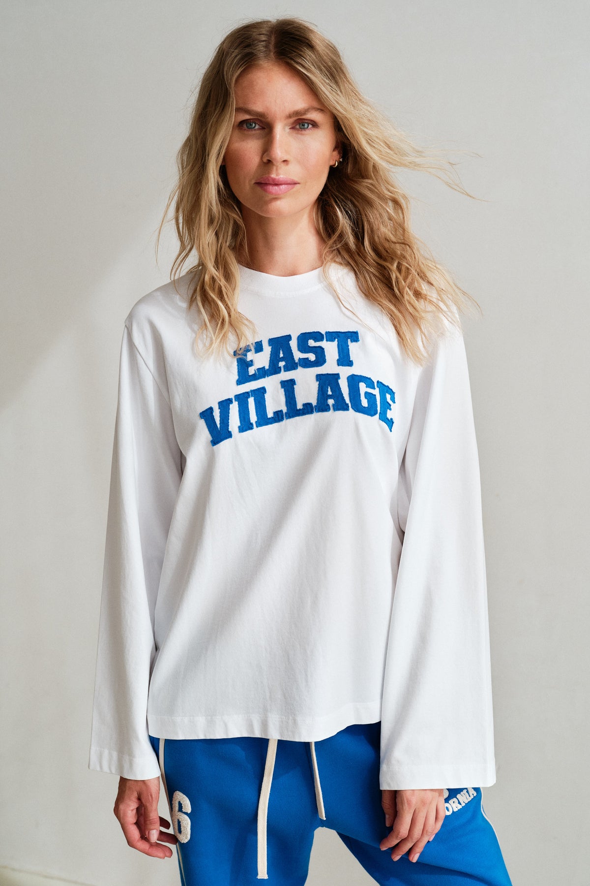 LONGSLEEVE PRINT (W26F1988LTD) WHITE - STRONG BLUE