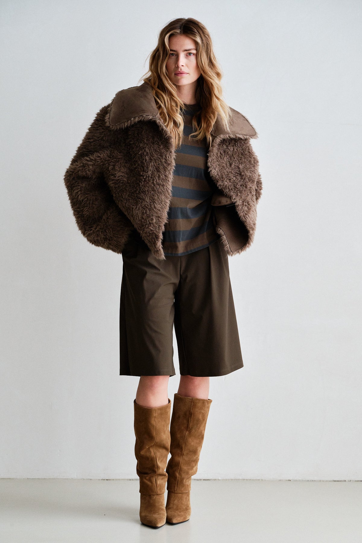 SHORTS (W26N1812) TABAC