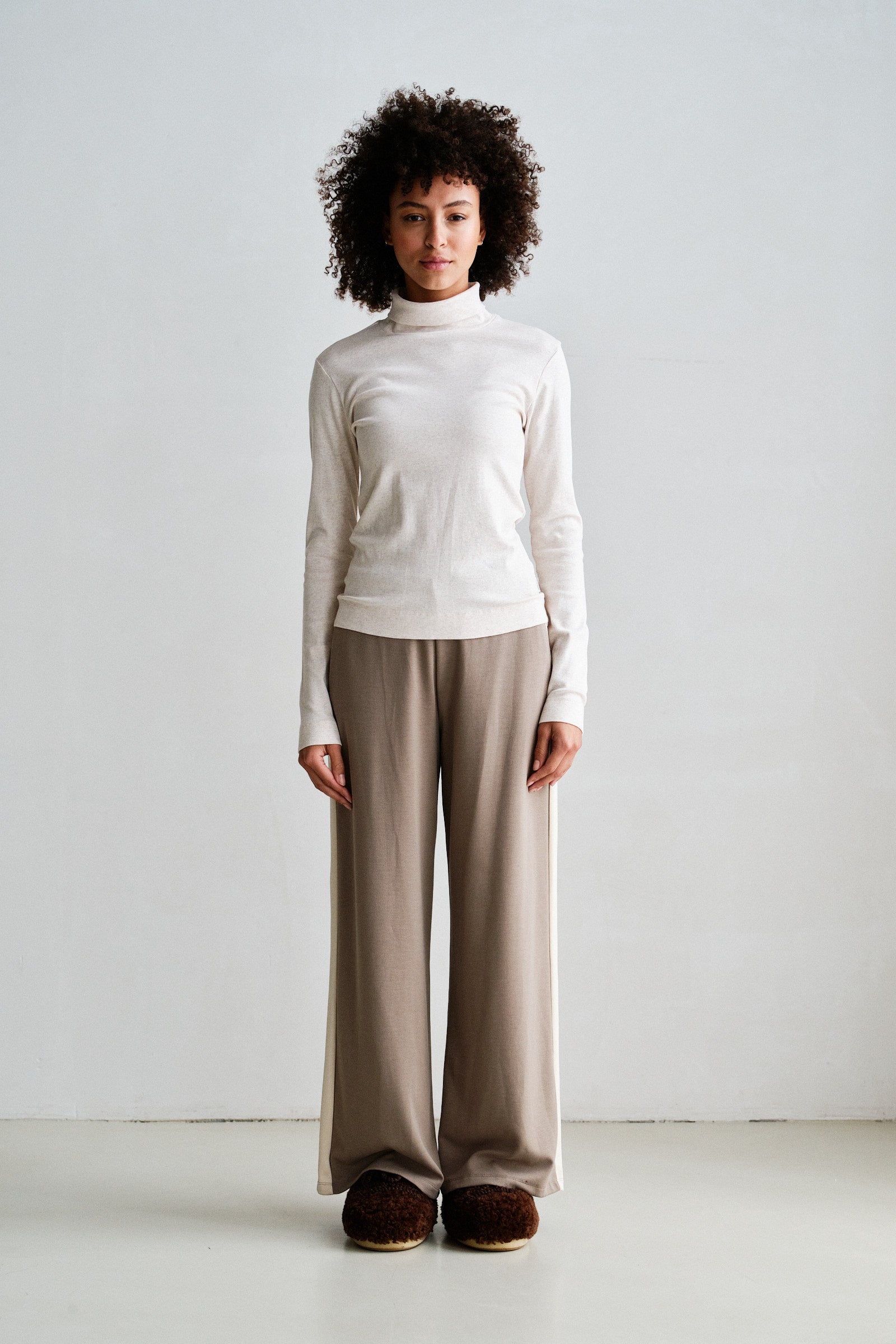 TROUSERS  (W26T1307) DESSERT - ECRU