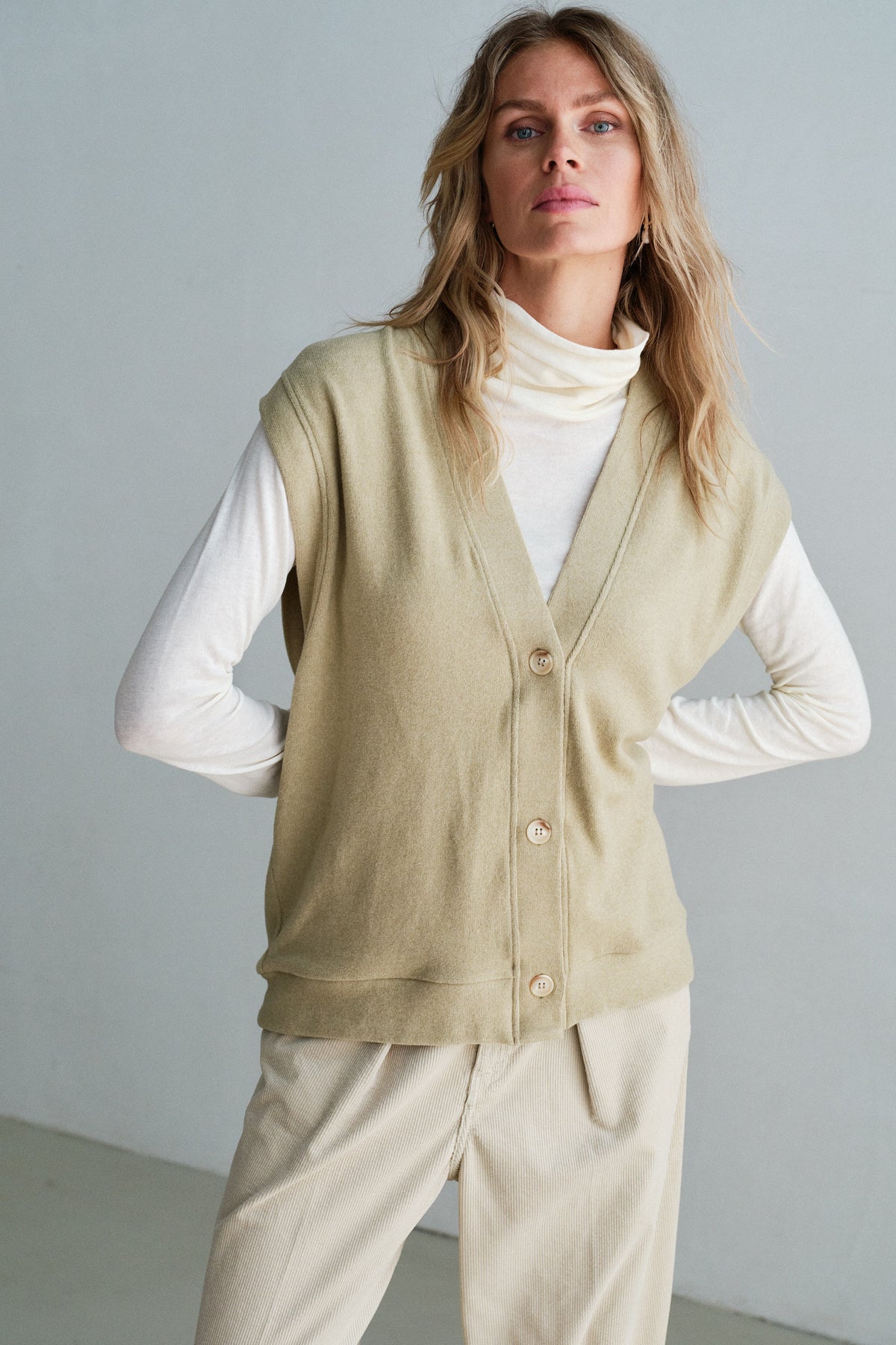 WAISTCOAT (W26T1342LTD) ARMY