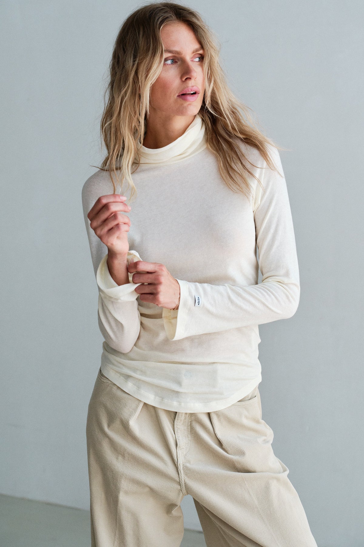 LONGSLEEVE (W26T1350LTD) ECRU